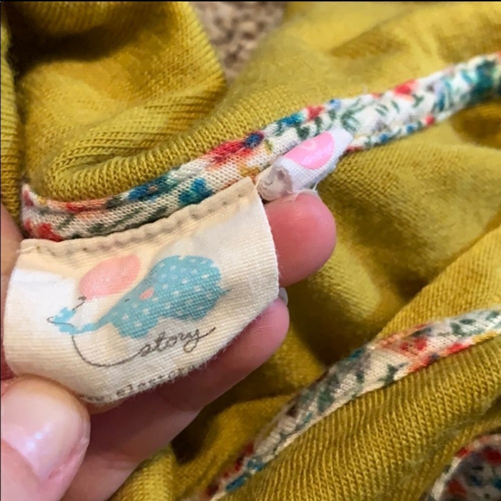 Elestory Top in size 6 - Picture 2 of 5